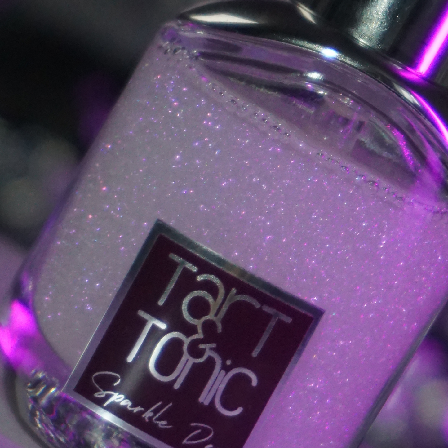 sparkly shimmer body oil, lightweight, non greasy, fast absorbing. Gifts for her